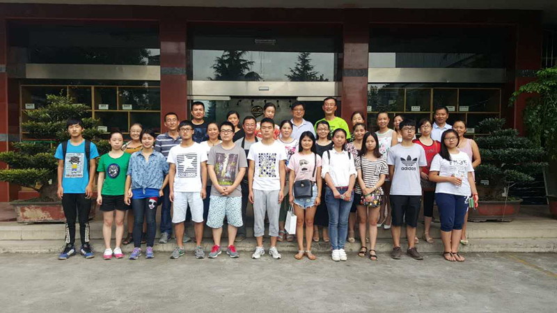 點(diǎn)點(diǎn)愛(ài)心，溫暖真情--2015年寶業(yè)（集團(tuán)）公司“愛(ài)心助學(xué)”活動(dòng)報(bào)道