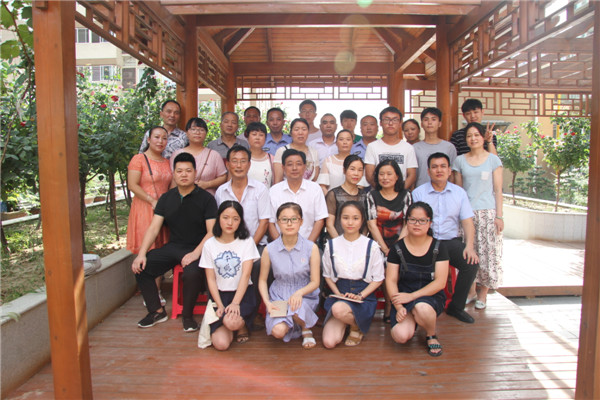 又是一年金秋季，助學(xué)圓夢(mèng)暖人心----2017年寶業(yè)集團(tuán)“金秋助學(xué)”活動(dòng)圓滿結(jié)束